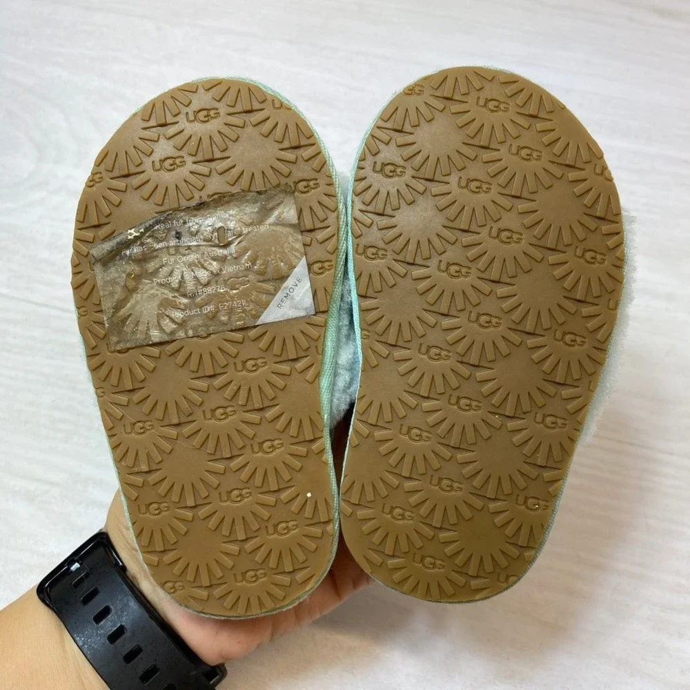 UGG Baby Girls Size 6 Fluff Yeah Slide Slipper Light Blue Sheepskin Backstrap